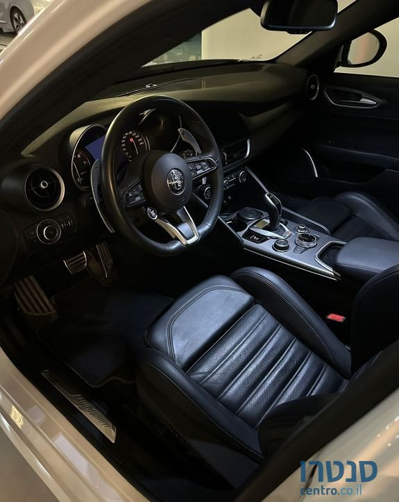 2022' Alfa Romeo Giulia אלפא רומיאו ג'וליה photo #3
