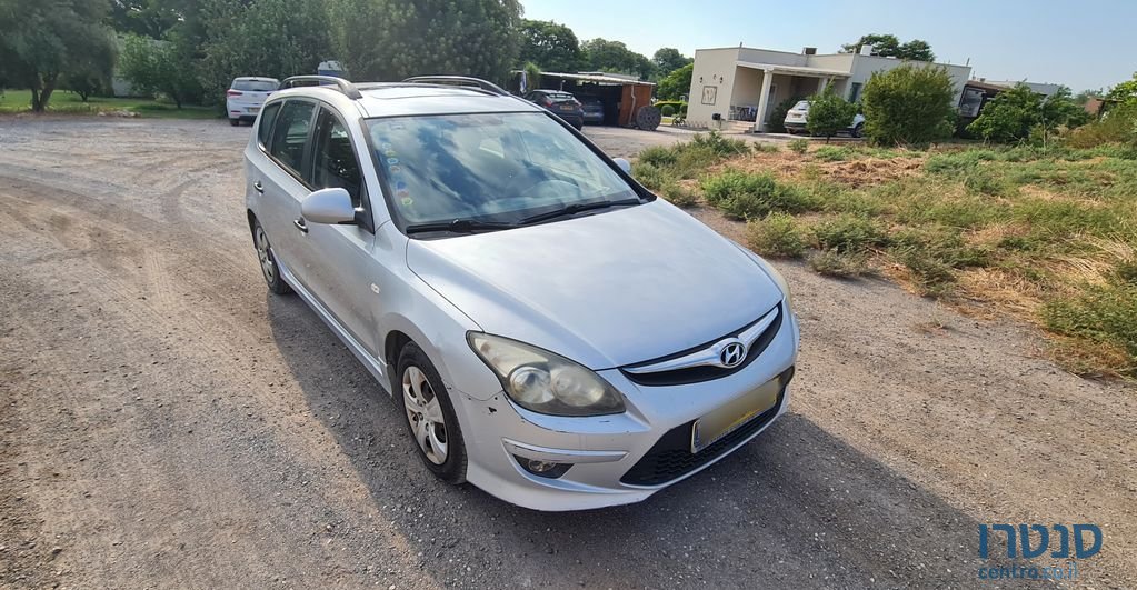 2010' Hyundai I30Cw יונדאי photo #2