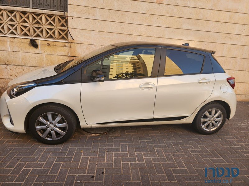 2018' Toyota Yaris טויוטה יאריס photo #2