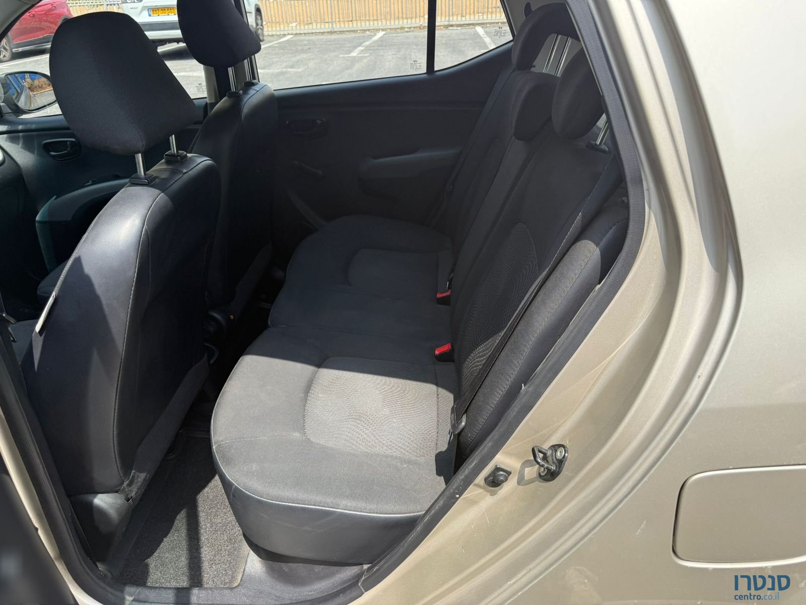 2012' Hyundai i10 יונדאי photo #1