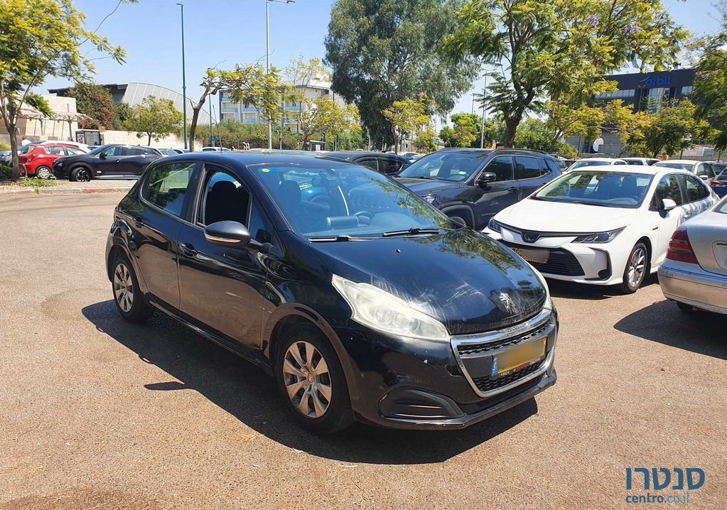2017' Peugeot 208 פיג'ו photo #3