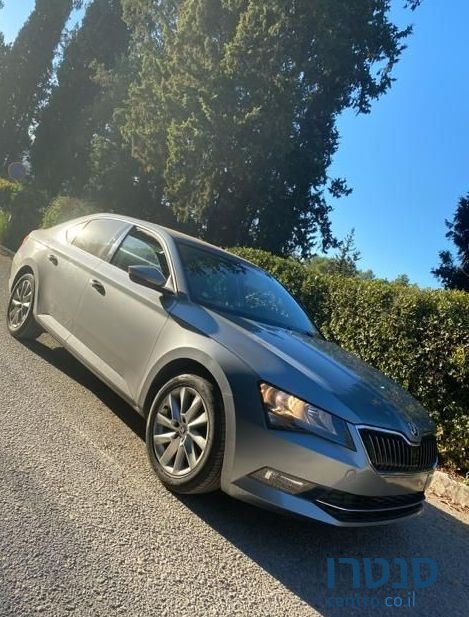 2017' Skoda Superb סקודה סופרב photo #2