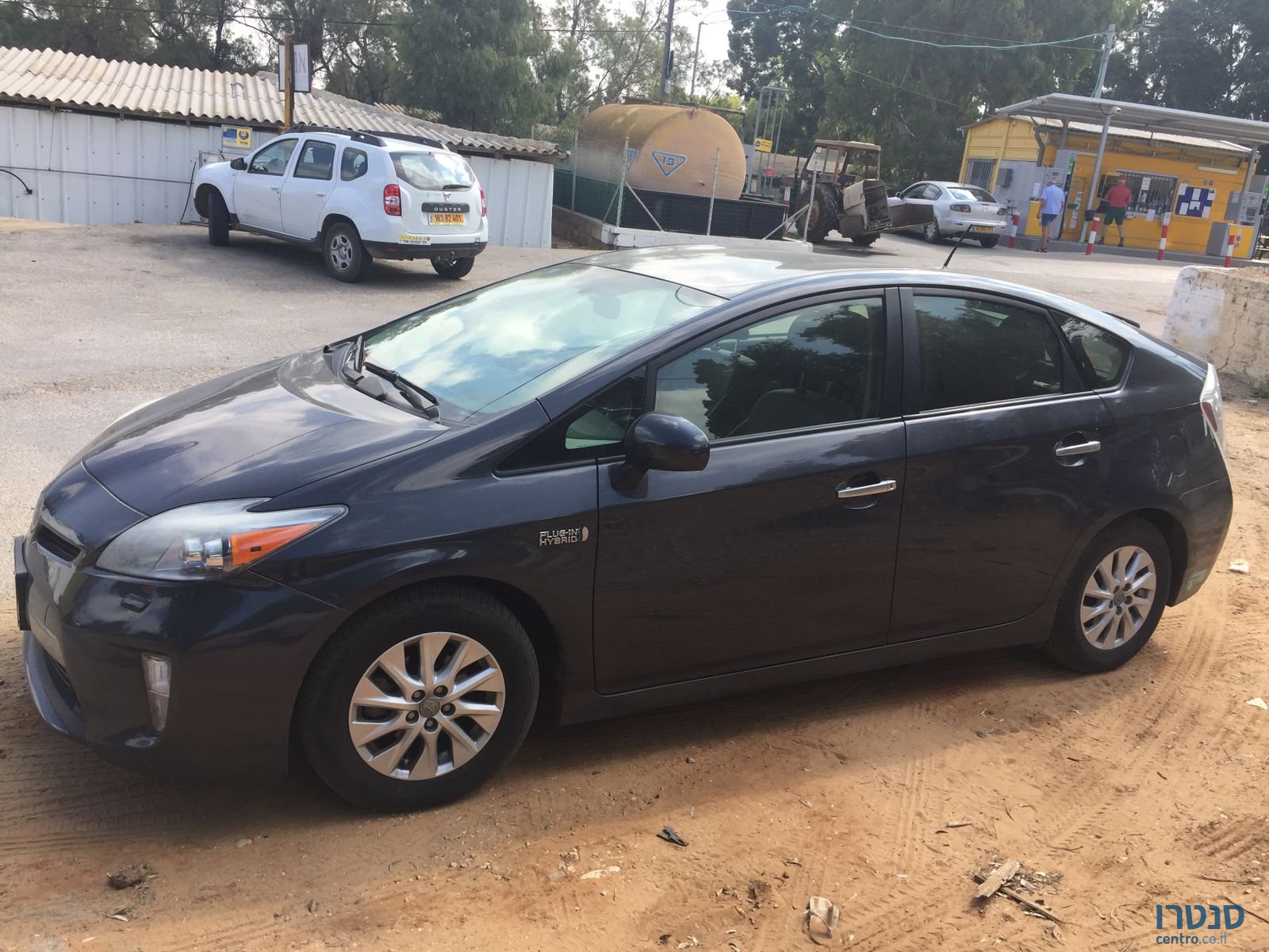2012' Toyota Prius Plug-in Hybrid photo #1