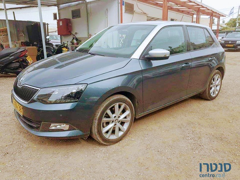 2015' Skoda Fabia photo #1