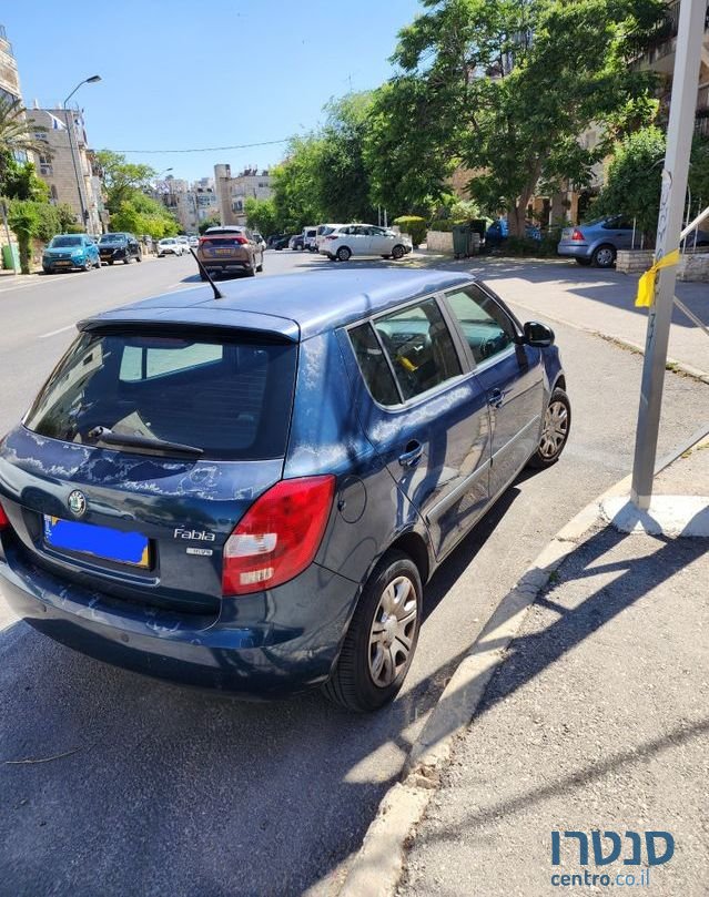 2012' Skoda Fabia סקודה פאביה photo #3