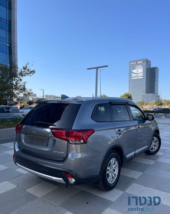 2017' Mitsubishi Outlander מיצובישי אאוטלנדר photo #4