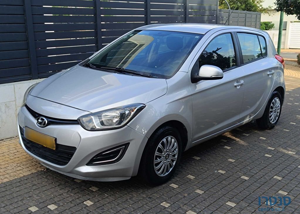 2014' Hyundai i20 יונדאי photo #2