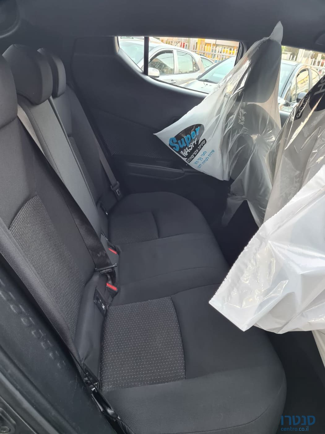 2017' Toyota C-HR photo #4