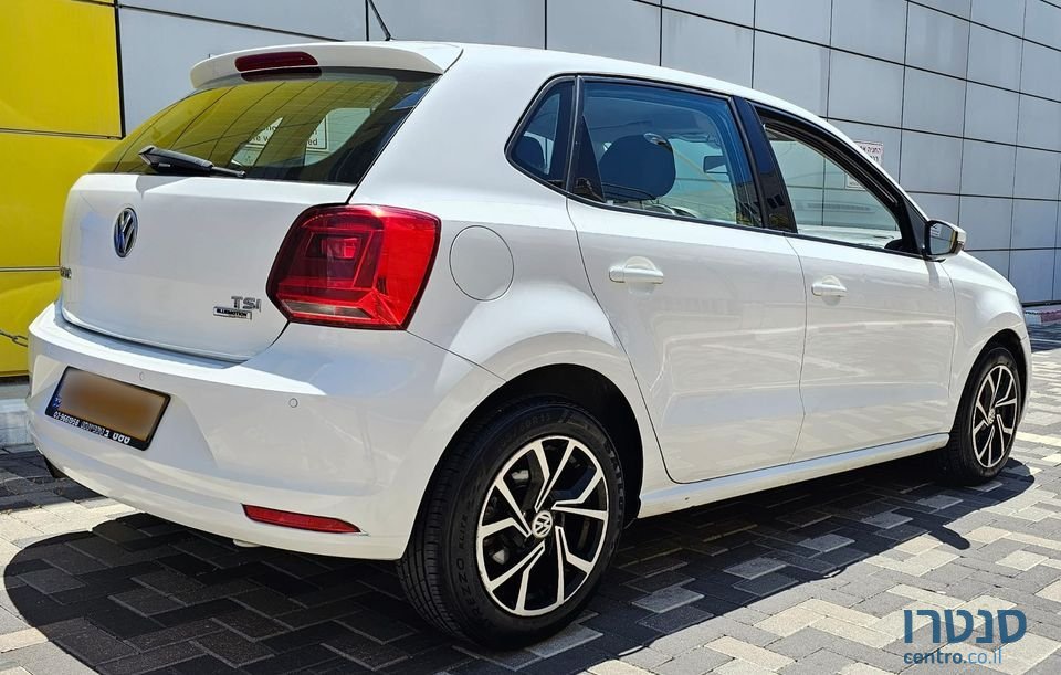 2017' Volkswagen Golf photo #5