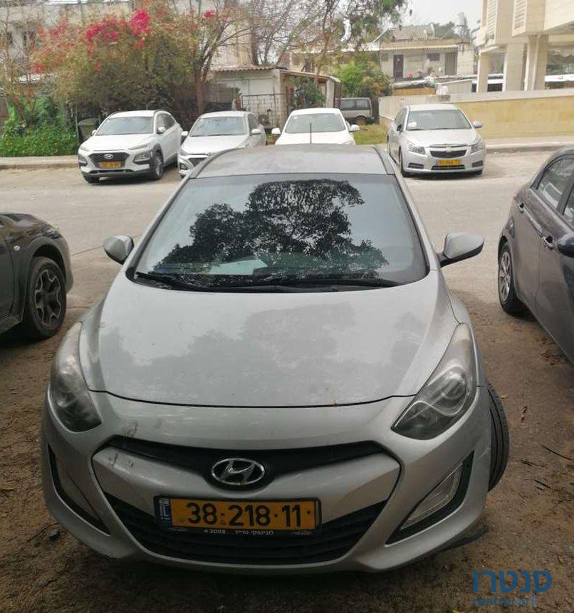 2013' Hyundai I30 יונדאי photo #1