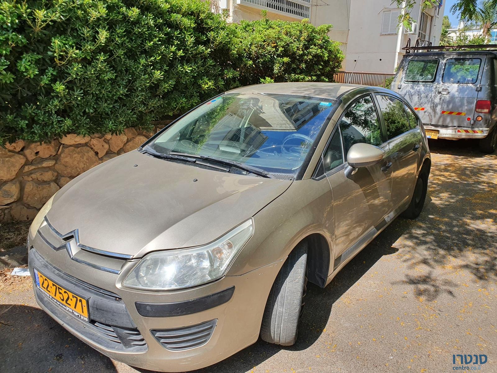 2011' Citroen C4 photo #3