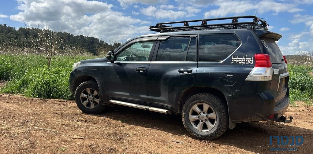 2011' Toyota Land Cruiser טויוטה לנד קרוזר photo #2