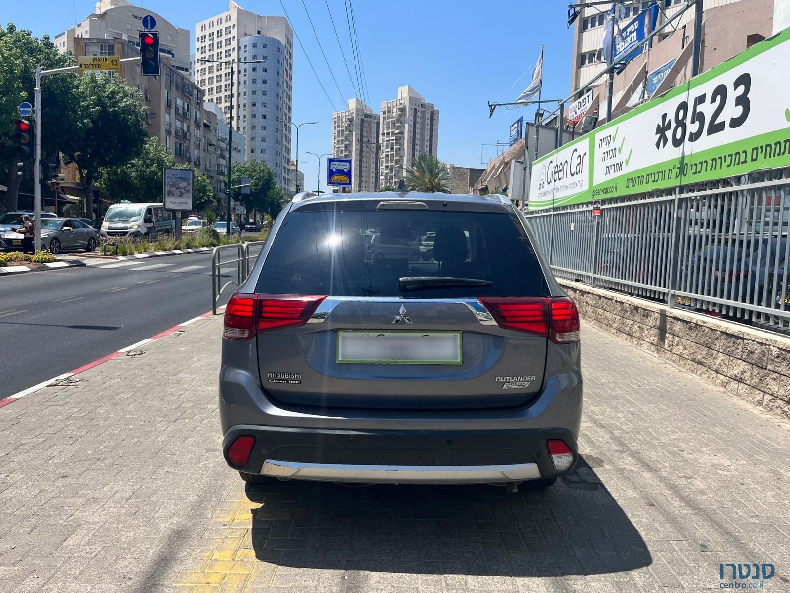 2016' Mitsubishi Outlander photo #5