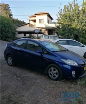 2010' Toyota Prius photo #4