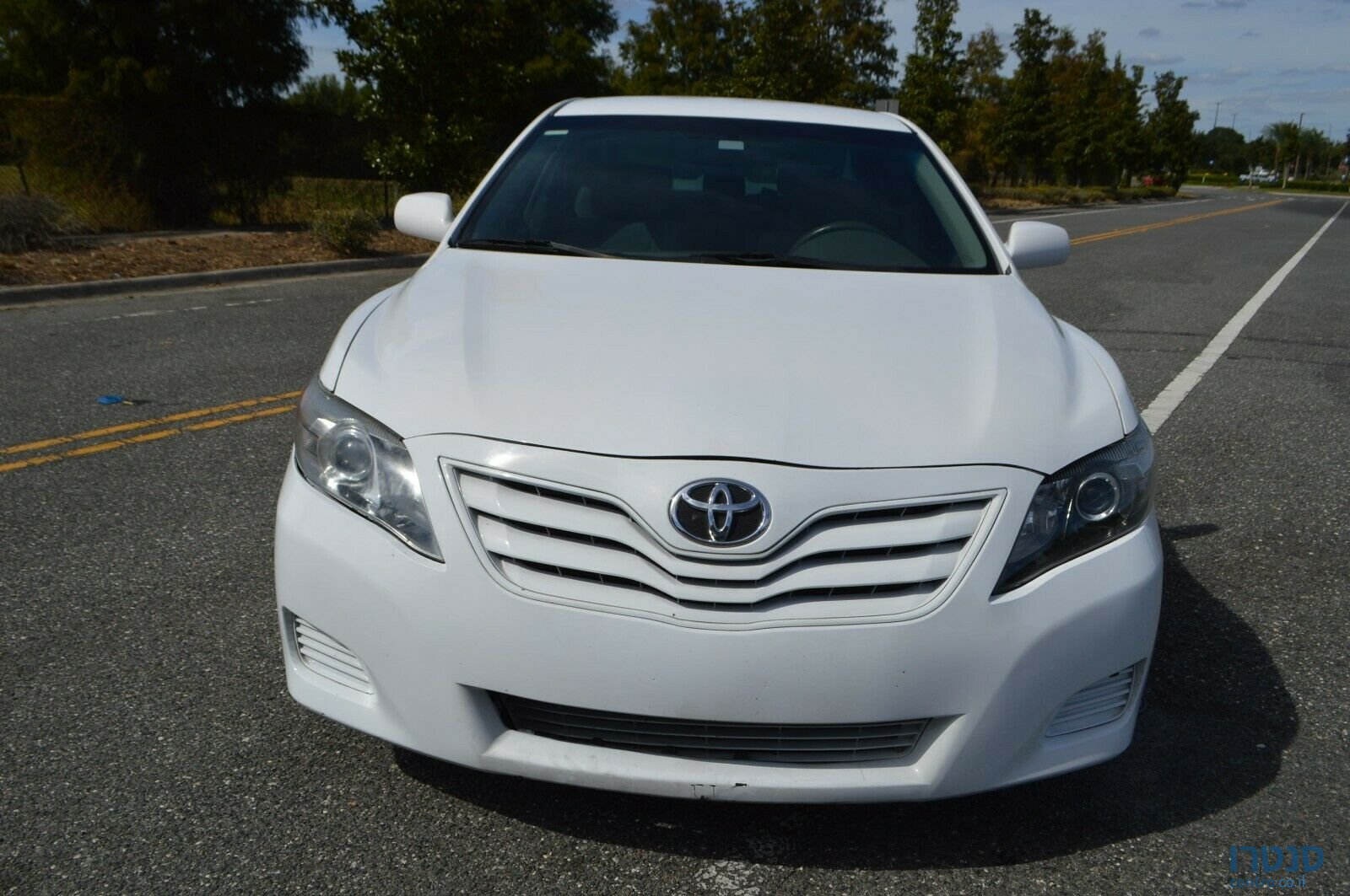 2011' Toyota Camry photo #4