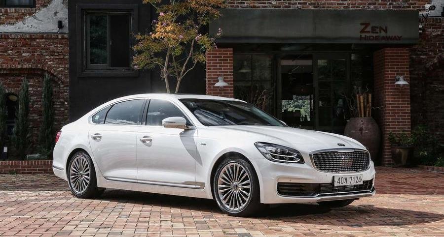 Driving the Kia K900 - Korea's answer to the S-Class