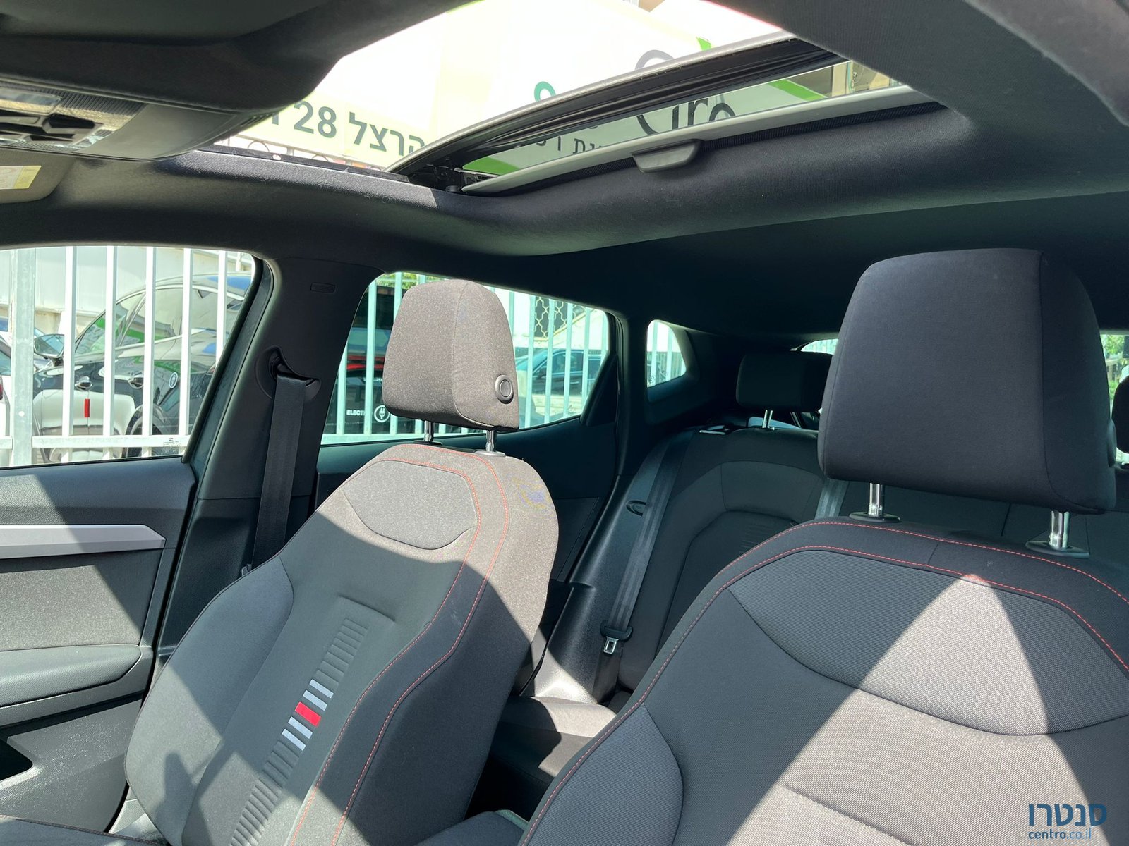 2020' SEAT Ibiza FR photo #2