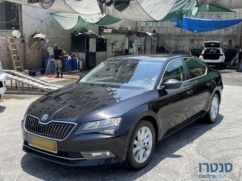 2017' Skoda Superb סקודה סופרב photo #2