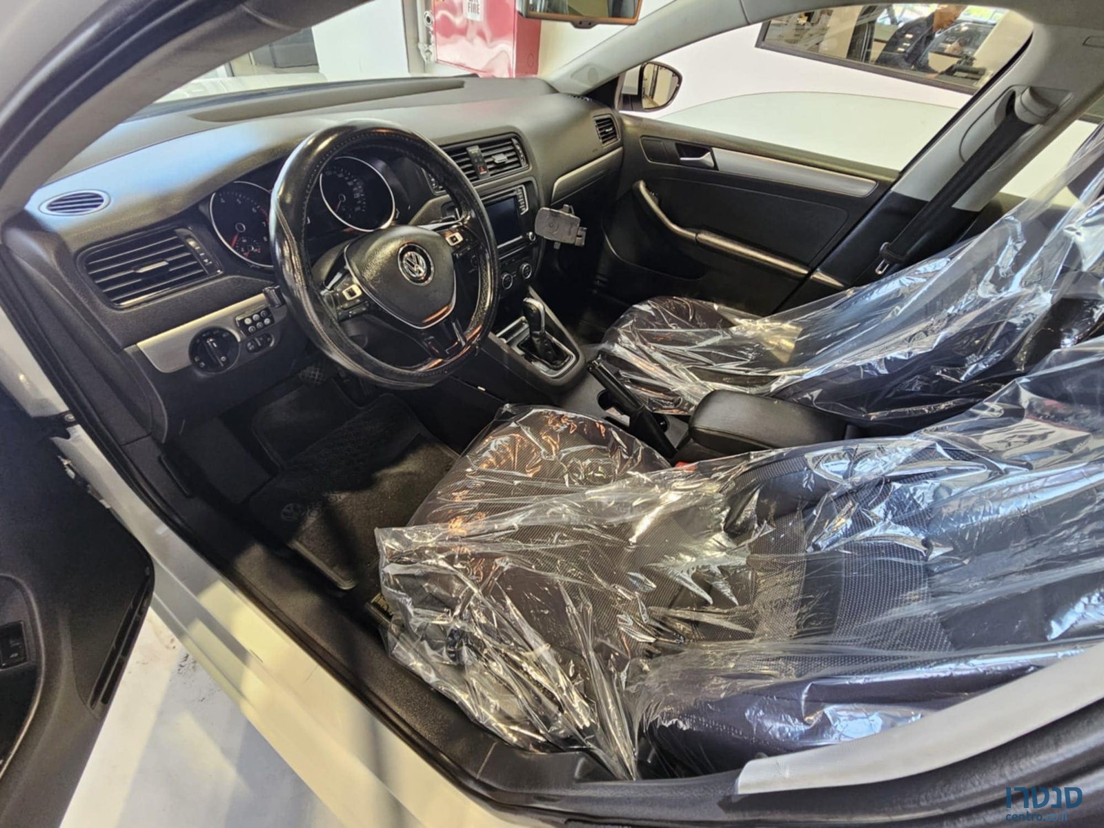 2016' Volkswagen Jetta photo #5