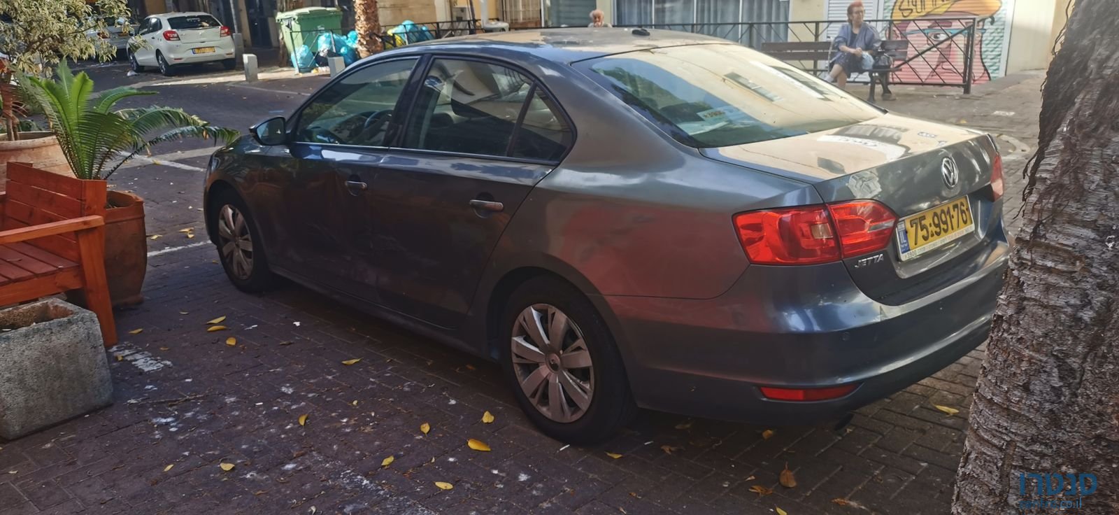 2012' Volkswagen Jetta photo #1
