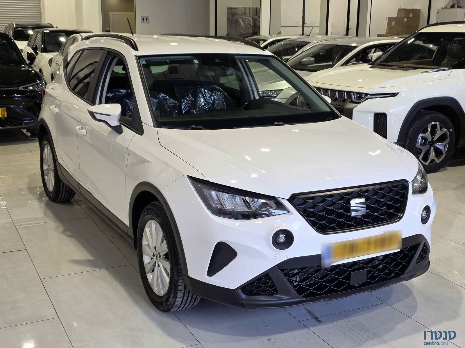 2023' SEAT Arona photo #2