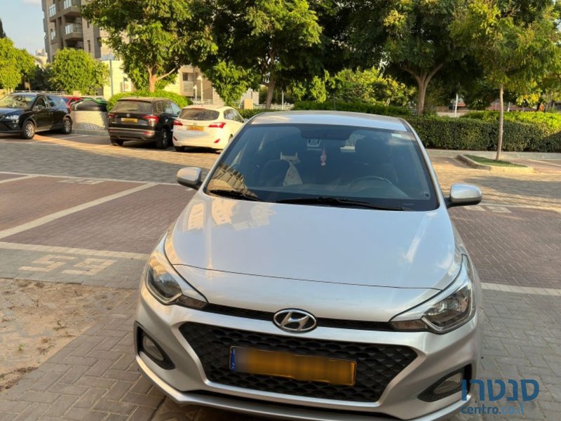 2020' Hyundai i20 יונדאי photo #3