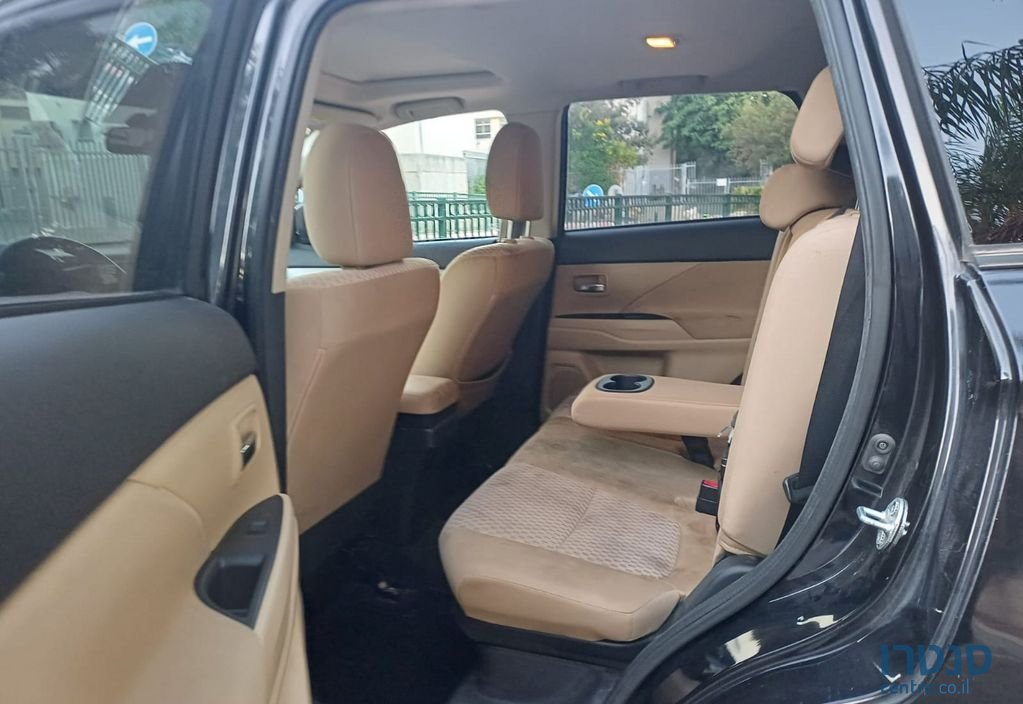 2013' Mitsubishi Outlander מיצובישי אאוטלנדר photo #2