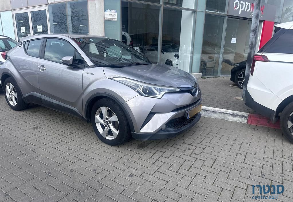 2017' Toyota C-HR טויוטה photo #4