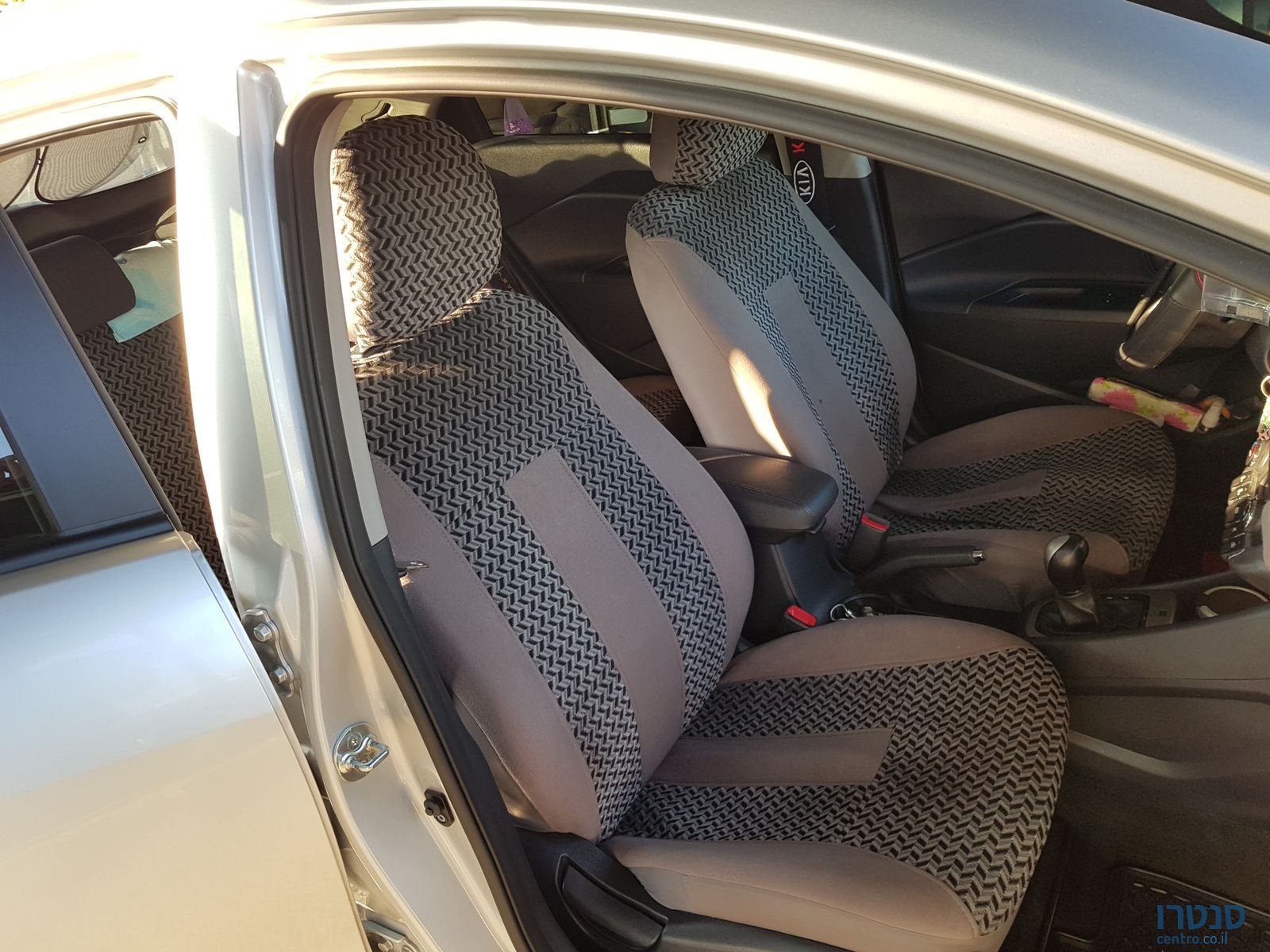 2016' Kia Rio5 photo #5