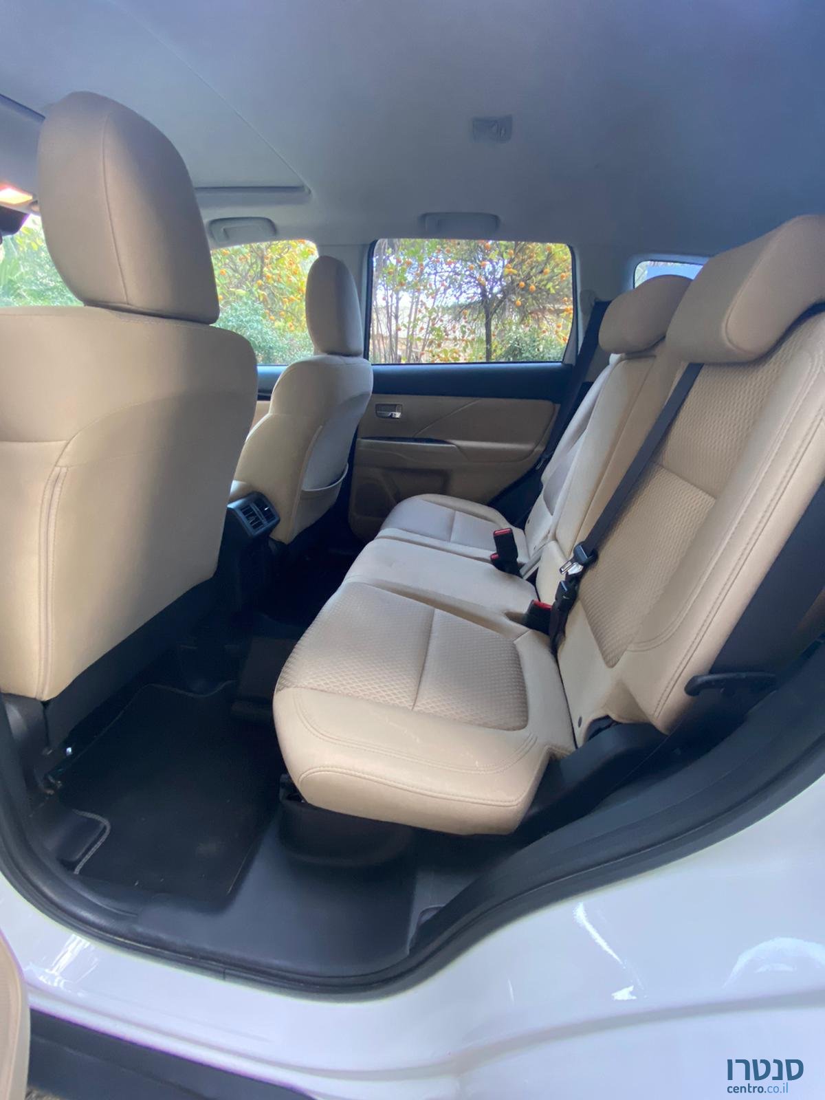 2019' Mitsubishi Outlander Instyle photo #2