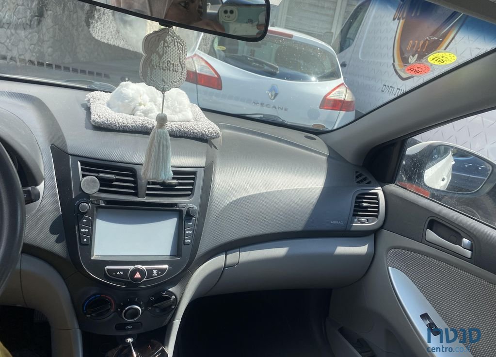 2014' Hyundai i25 יונדאי photo #6