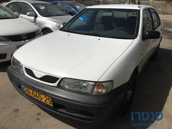 1999' Nissan Almera photo #2