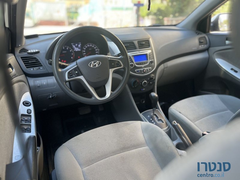 2012' Hyundai i25 יונדאי photo #3