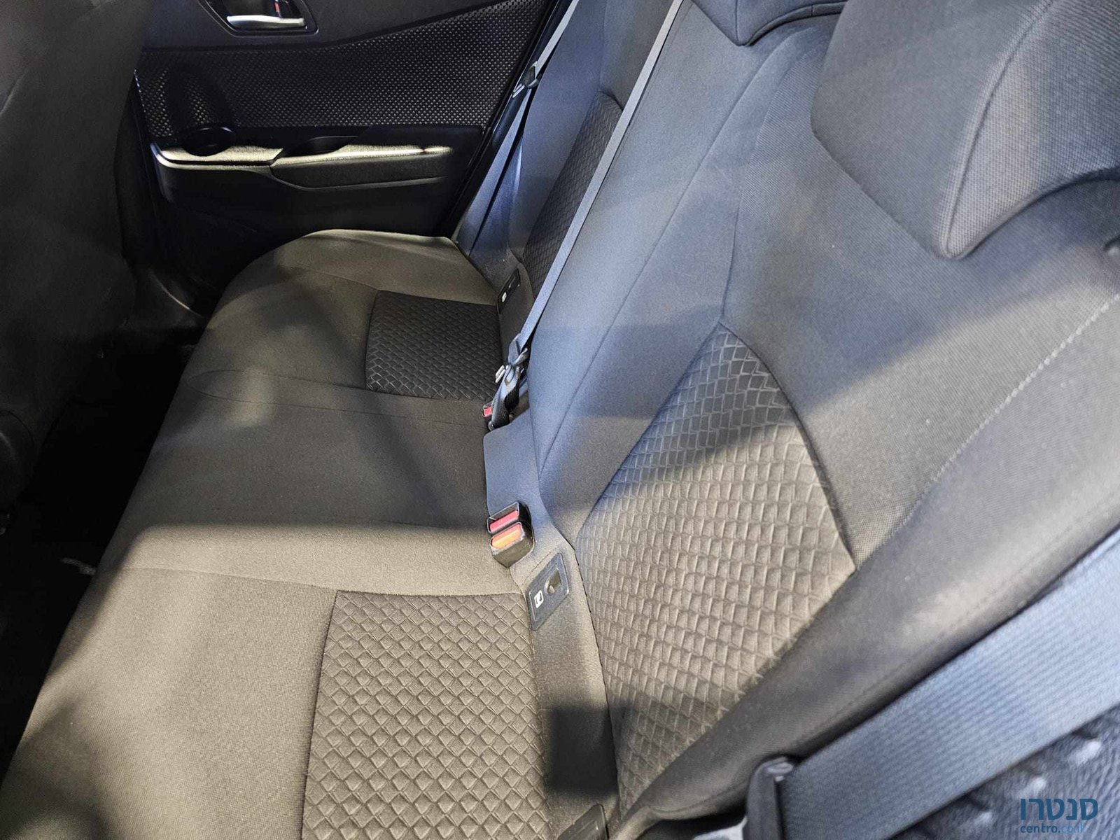 2021' Toyota C-HR photo #6