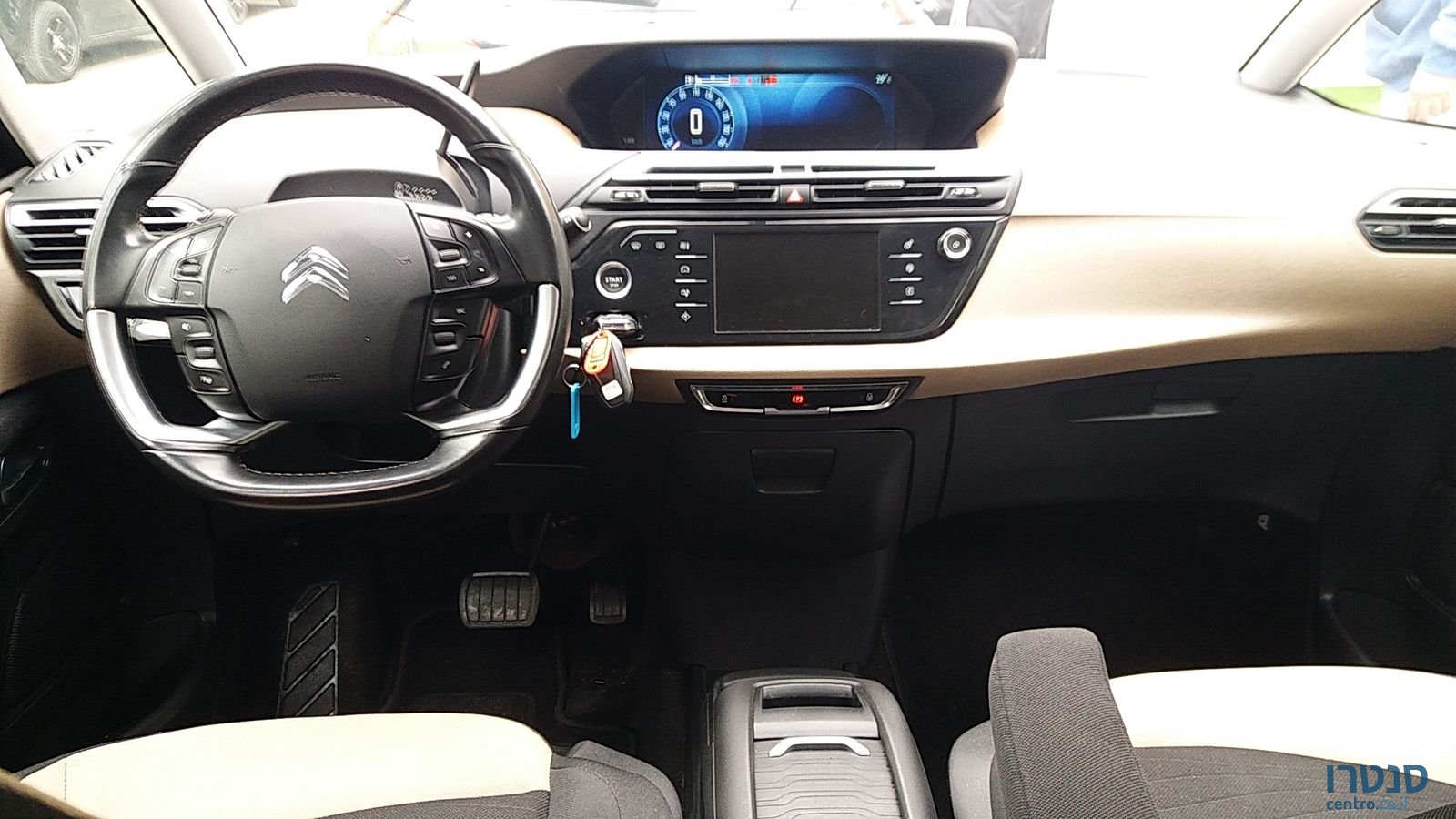 2015' Citroen C4 Picasso photo #2