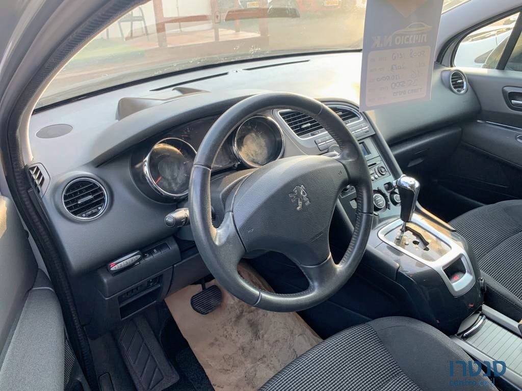 2013' Peugeot 5008 photo #3