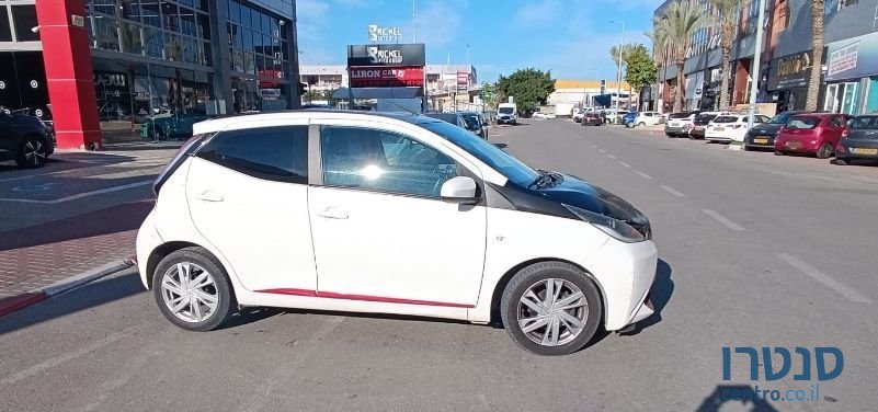 2017' Toyota Aygo טויוטה אייגו photo #4