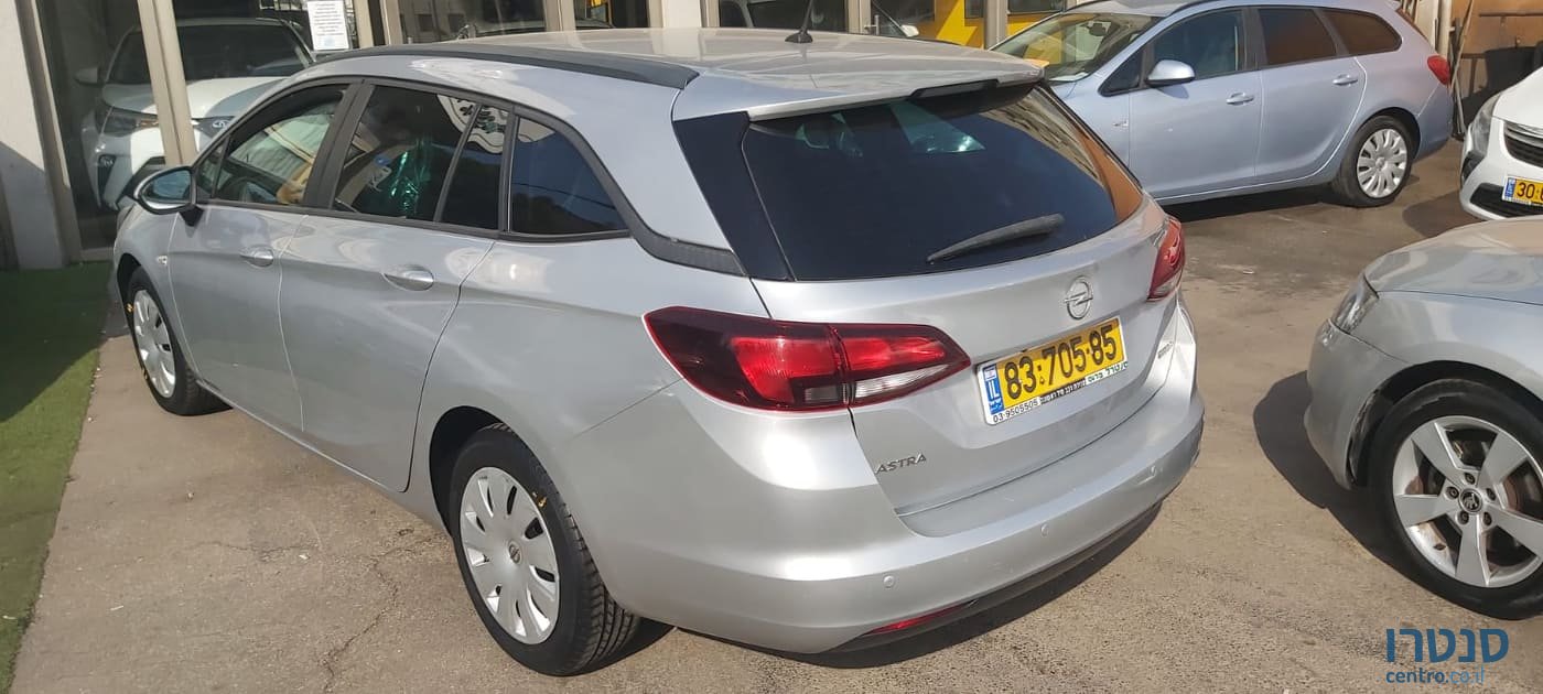 2017' Opel Astra photo #3