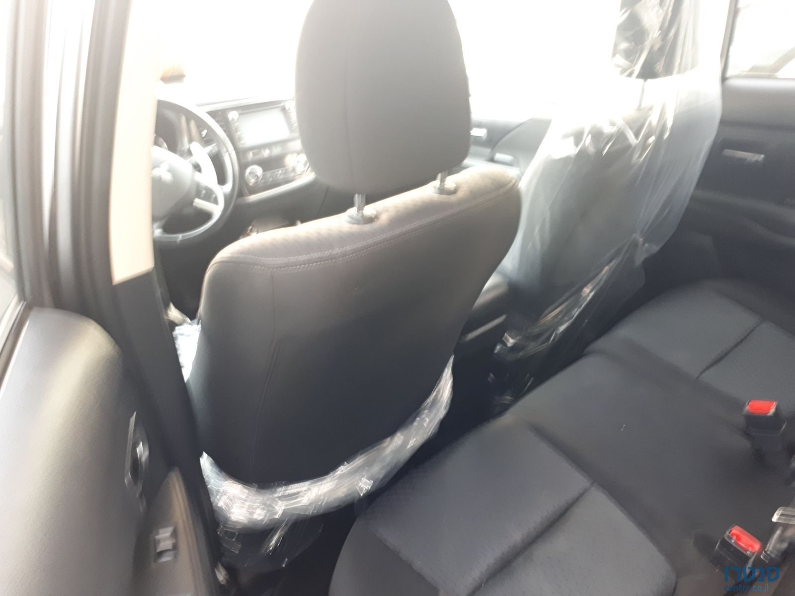 2014' Mitsubishi Outlander XL photo #4