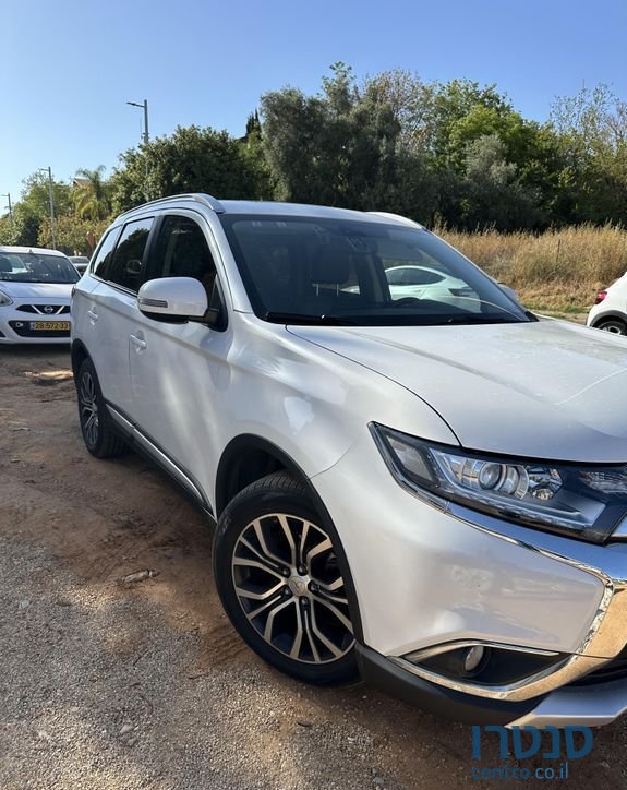 2016' Mitsubishi Outlander מיצובישי אאוטלנדר photo #2
