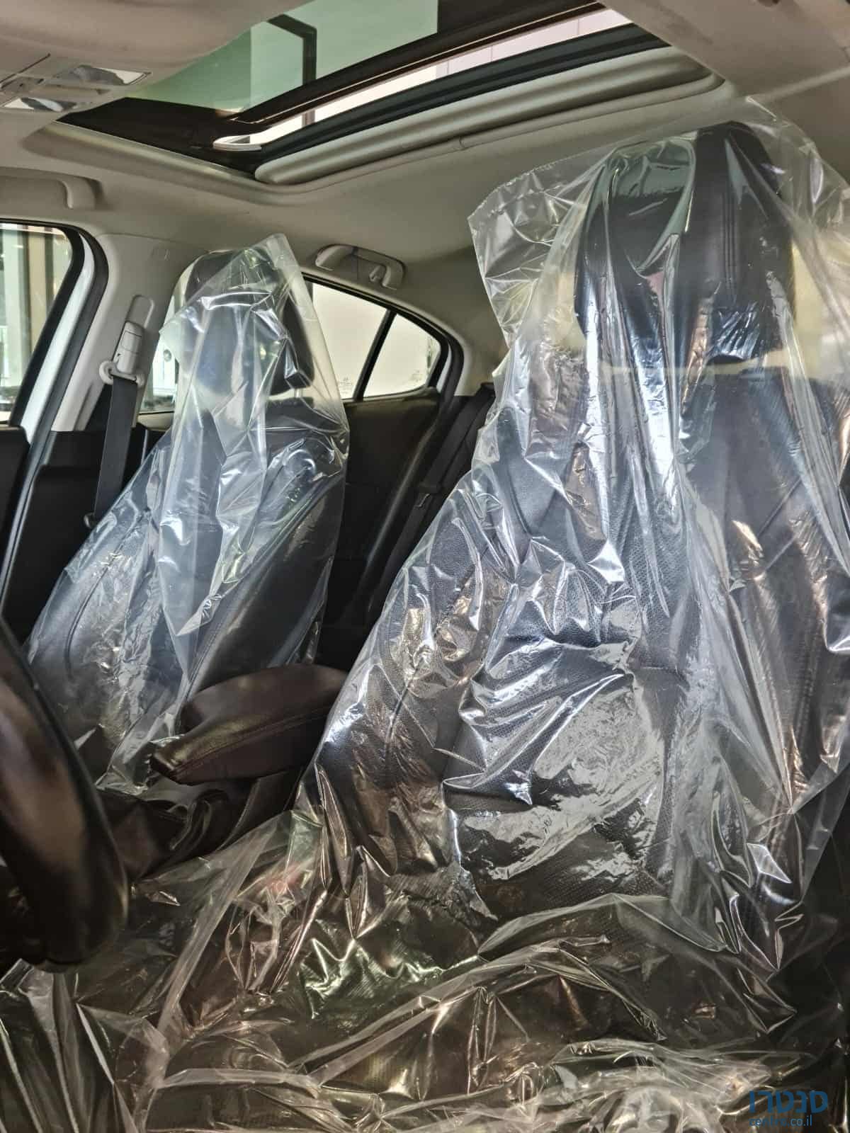 2018' Mazda 3 photo #6