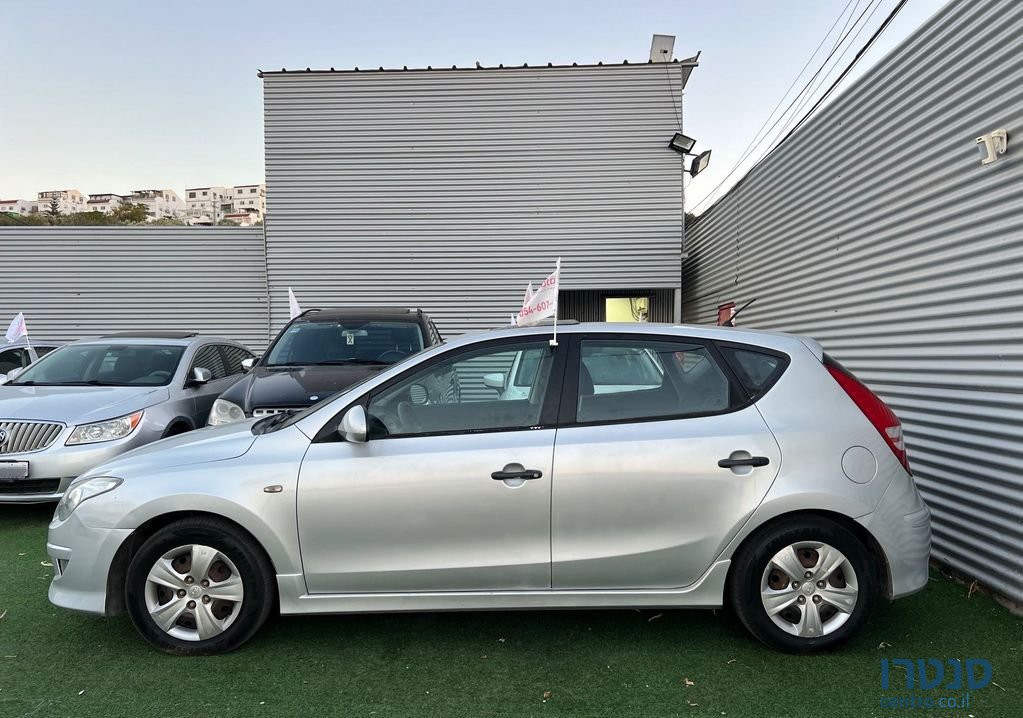 2011' Hyundai i30 יונדאי photo #5