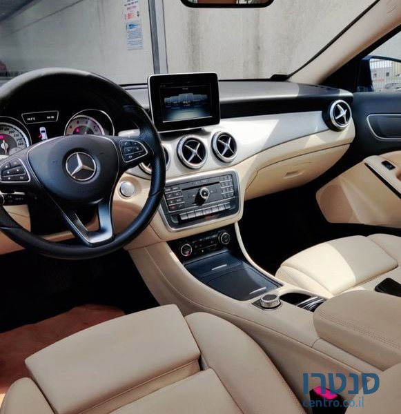 2017' Mercedes-Benz GLA מרצדס photo #3