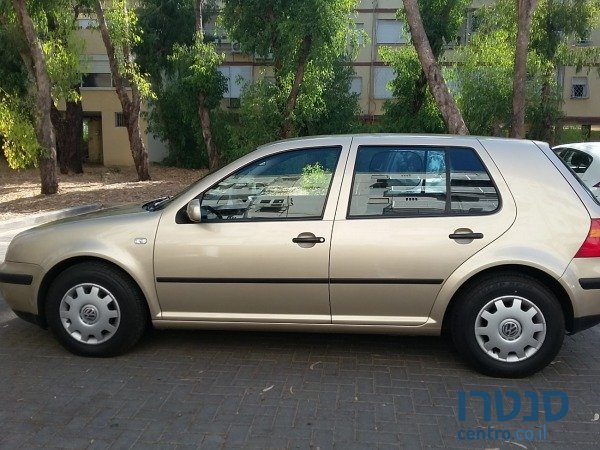 2003' Volkswagen Golf photo #1