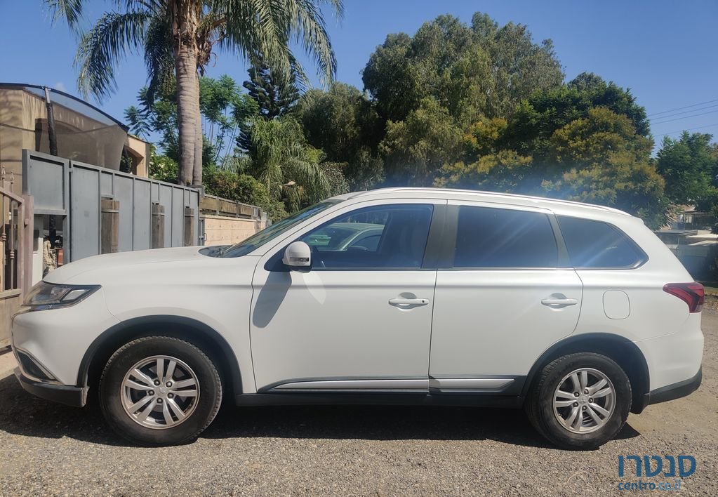 2017' Mitsubishi Outlander מיצובישי אאוטלנדר photo #3