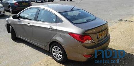 2012' Hyundai i25 photo #3