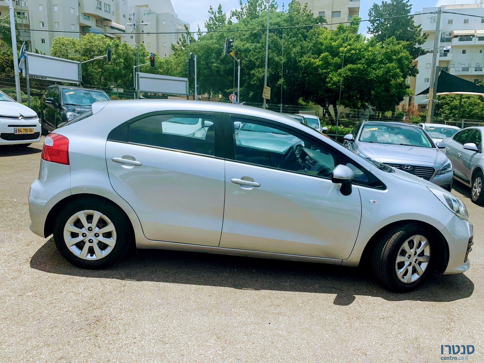 2015' Kia Rio photo #3