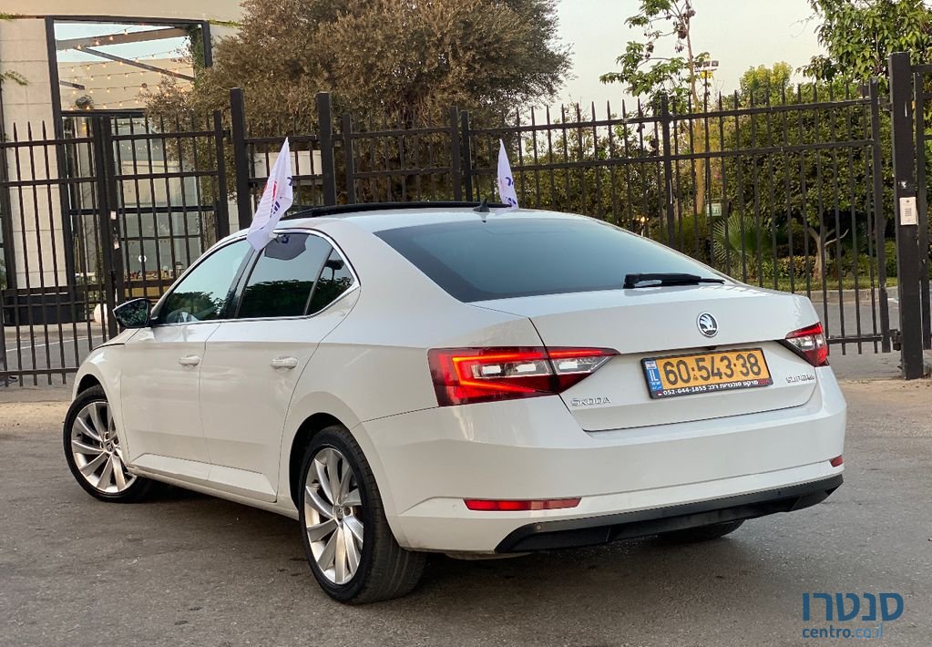 2017' Skoda Superb סקודה סופרב photo #3