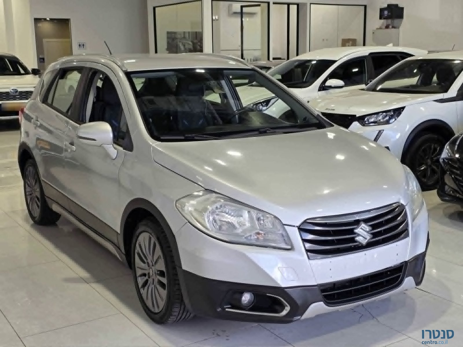 2015' Suzuki SX4 photo #3