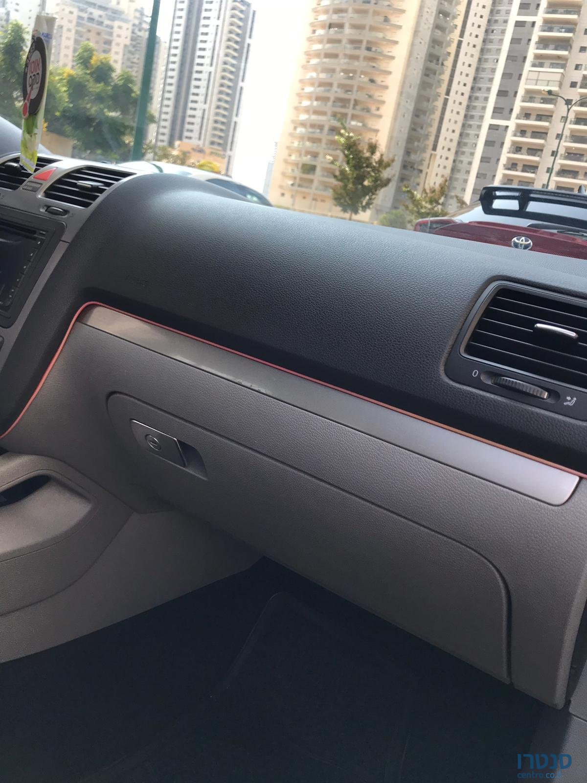 2006' Volkswagen Golf photo #4